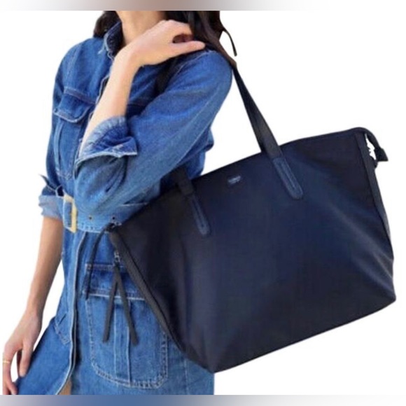 Botkier Handbags - Sleek & Roomy Botkier New York Bond Tote NWT